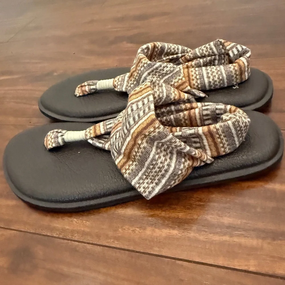 Sanuk Yoga Sling 2 Sandals Womens ‎ Size 8 Brown Geometric Knit Yoga Mat Footbed